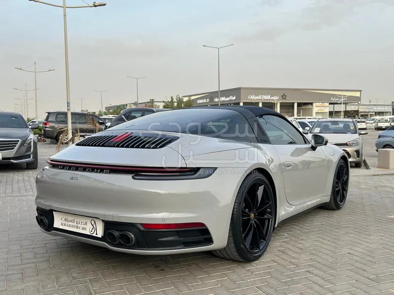 2021 بورش 911 تارجا