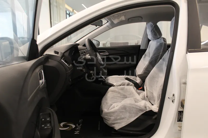 2025 ام جي ام جي 5