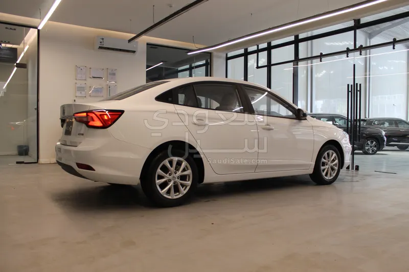 2025 ام جي ام جي 5