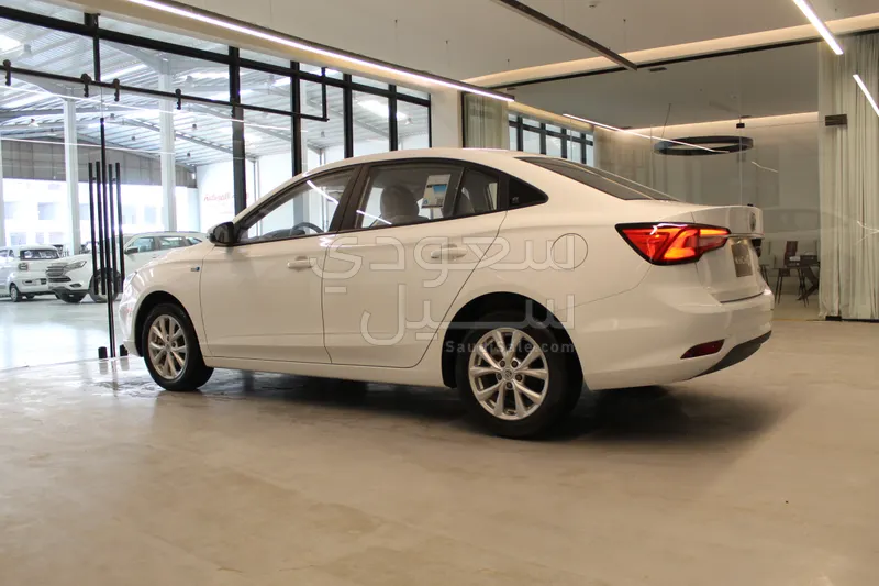 2025 ام جي ام جي 5