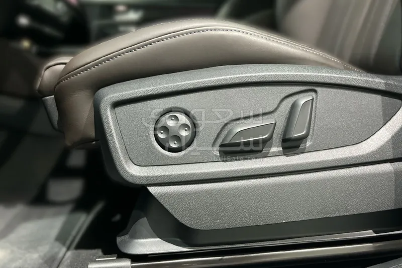 2025 اودي كيو 5 اس لاين