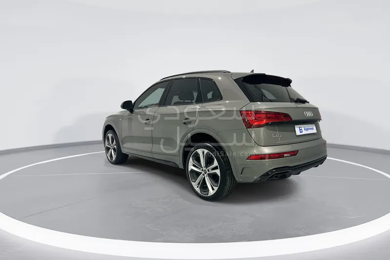 2025 اودي كيو 5 اس لاين