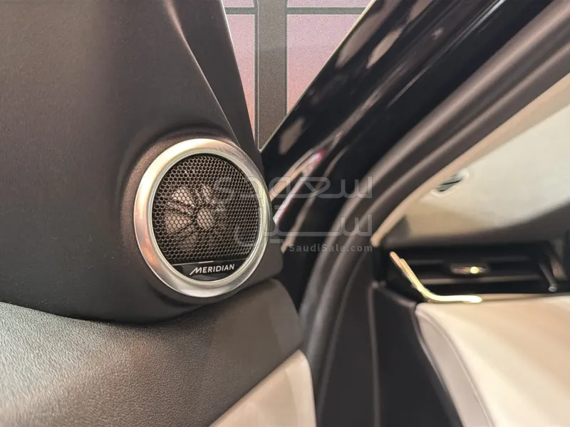 2025 Land Rover Range Rover Evoque Dynamic