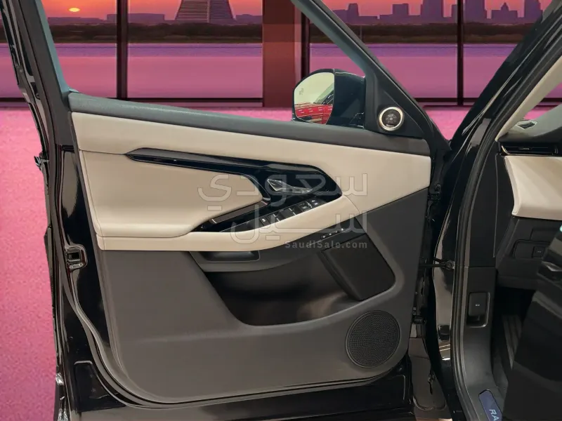 2025 Land Rover Range Rover Evoque Dynamic