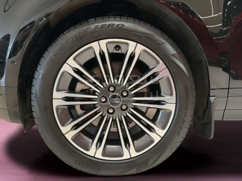 2025 Land Rover Range Rover Evoque Dynamic