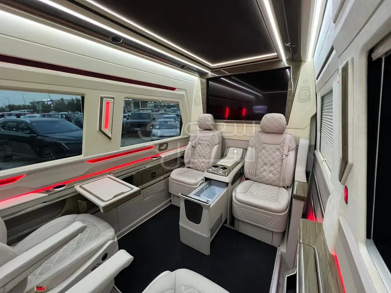 2021 مرسيدس - بنز في 300دي