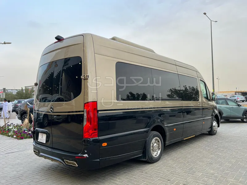 2021 مرسيدس - بنز في 300دي