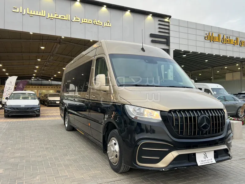 2021 مرسيدس - بنز في 300دي