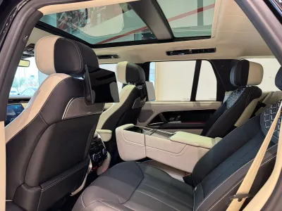2025 Land Rover Range Rover SV Autobiography