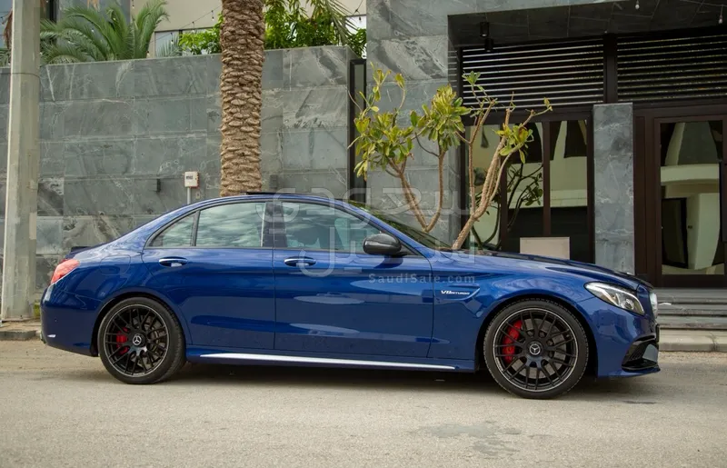 2016 مرسيدس - بنز سي 63إٍس أي إم جي