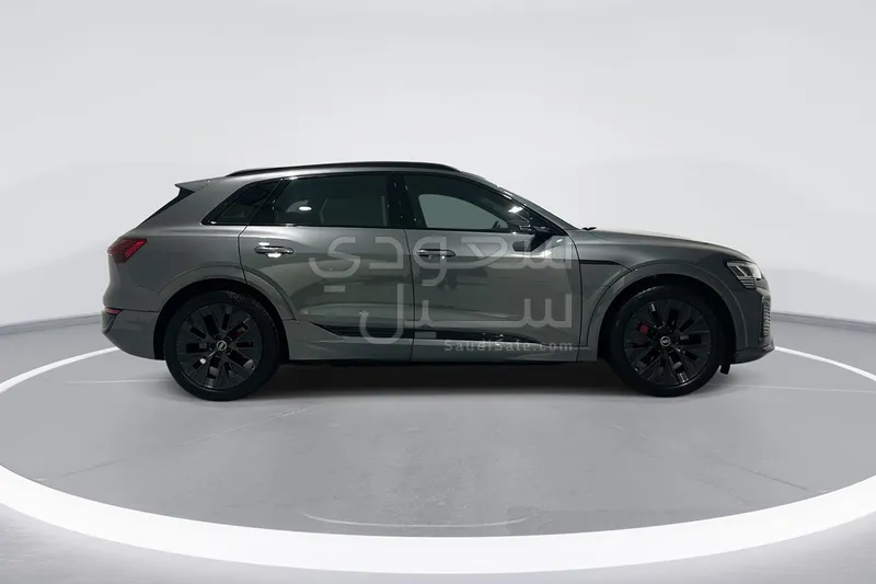 2024 اودي كيو 8 اي ترون