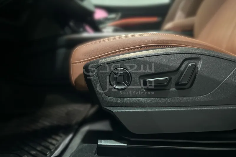 2024 اودي كيو 8 اي ترون