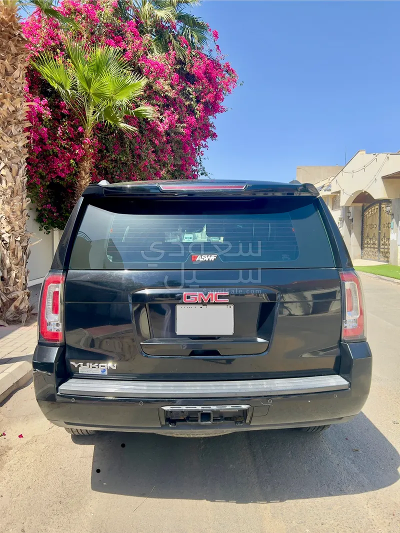 2017 جي ام سي يوكون اس ال اي