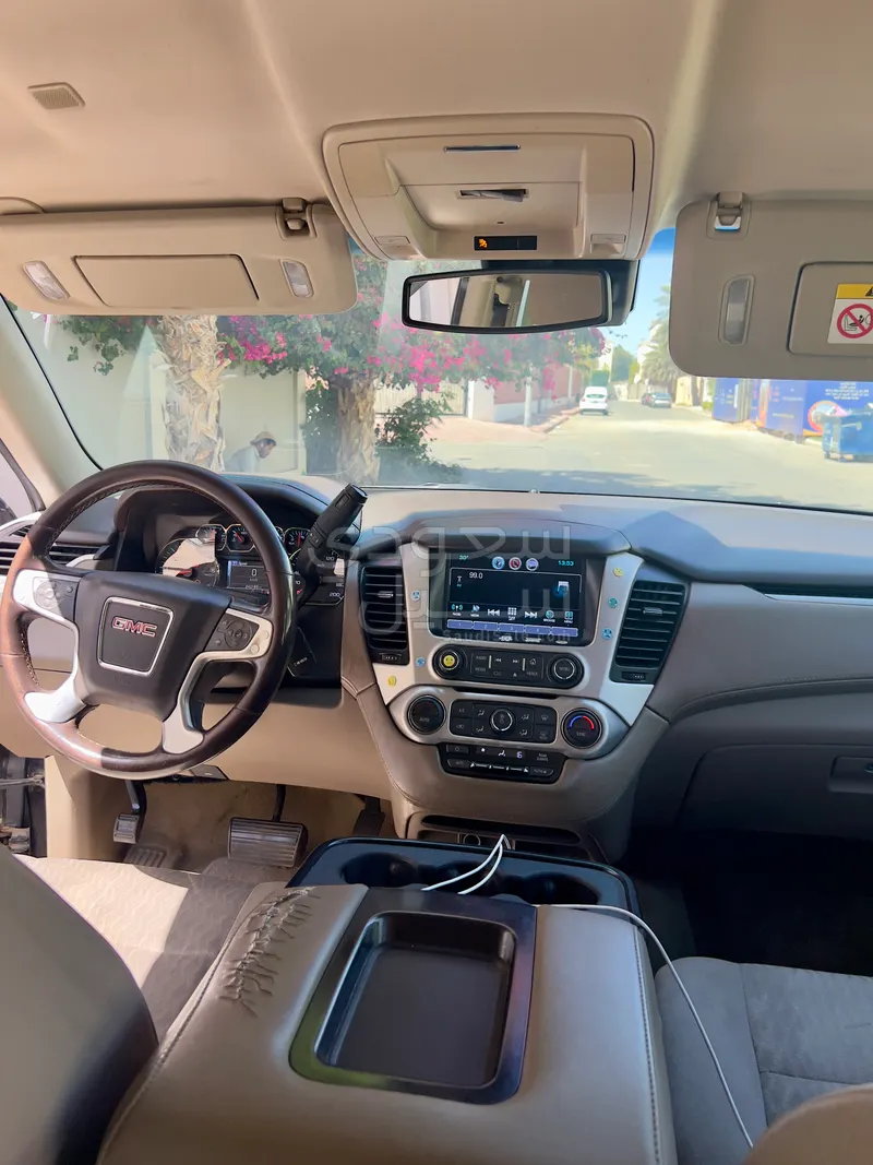 2017 جي ام سي يوكون اس ال اي