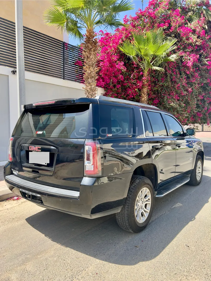 2017 جي ام سي يوكون اس ال اي