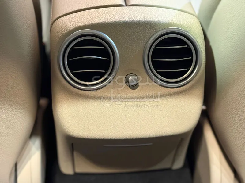 2020 مرسيدس - بنز إي 200