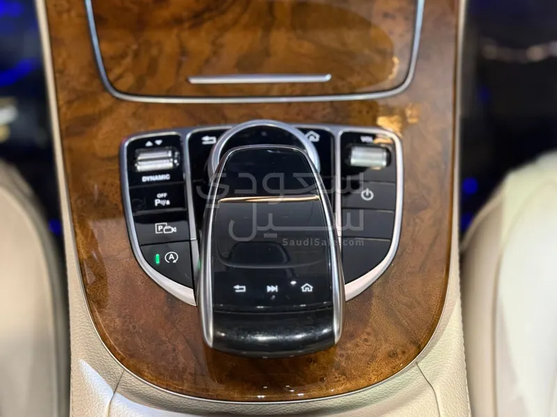 2020 مرسيدس - بنز إي 200