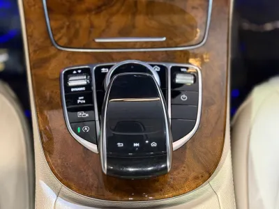 2020 مرسيدس - بنز إي 200