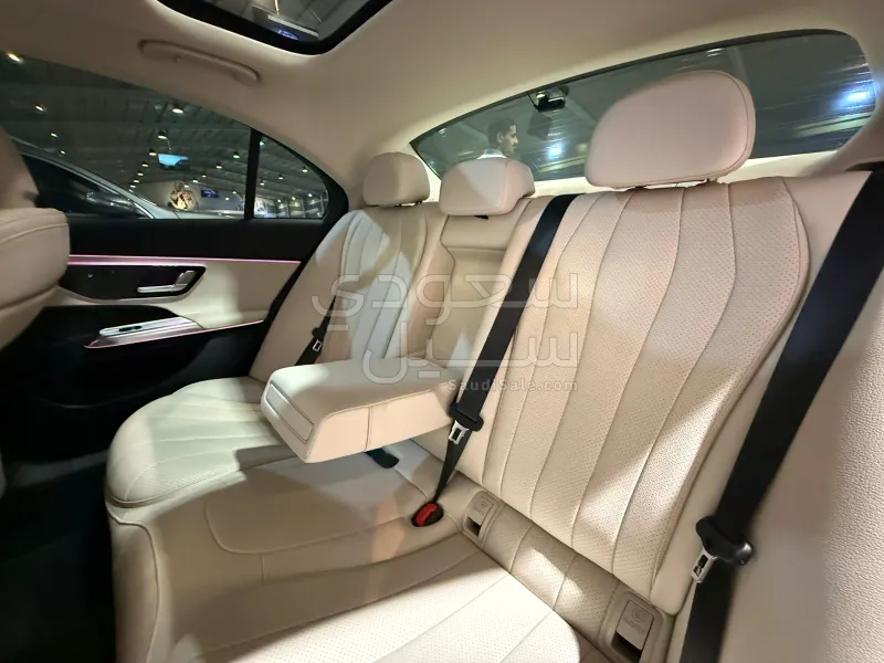 2025 مرسيدس - بنز إي 200