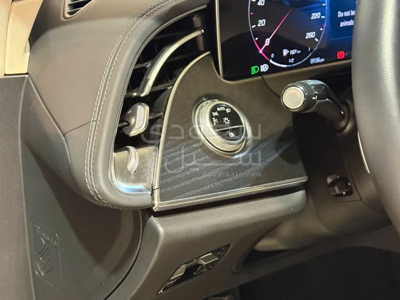 2025 مرسيدس - بنز إي 200