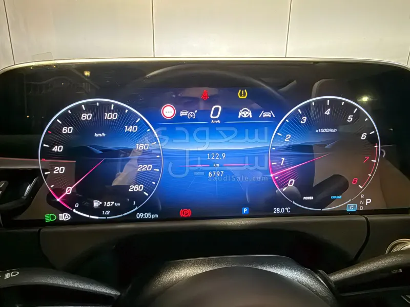 2025 مرسيدس - بنز إي 200