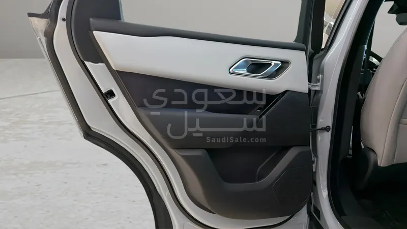 2026 Land Rover Range Rover Velar SE