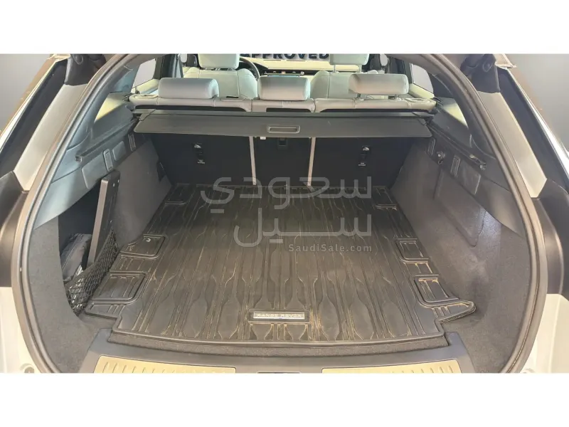 2026 Land Rover Range Rover Velar SE