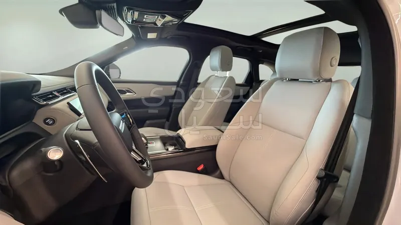 2026 Land Rover Range Rover Velar SE