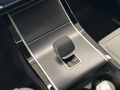 2026 Land Rover Range Rover Velar SE