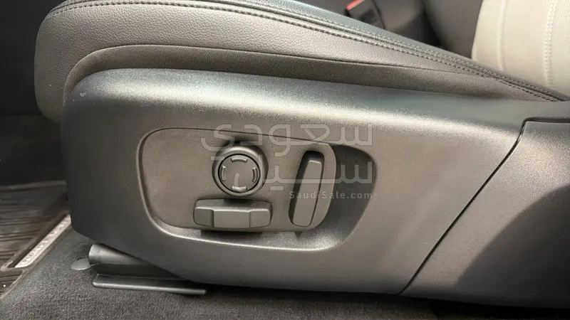 2025 Land Rover Range Rover Evoque Dynamic