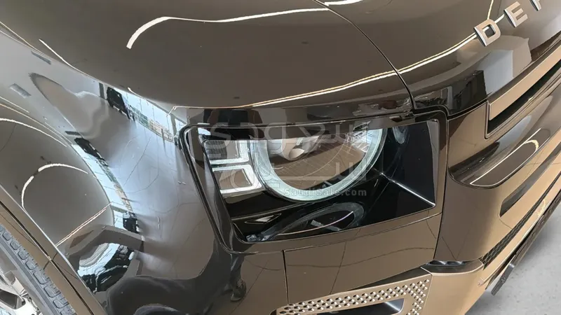 2025 Land Rover Defender X dynamic