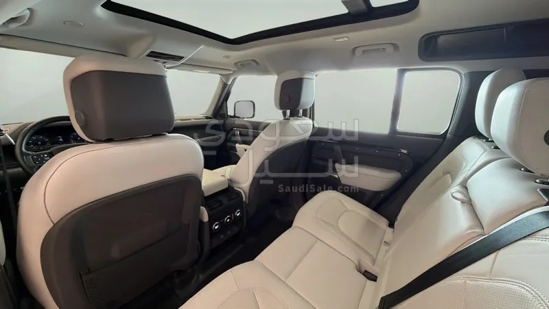 2025 Land Rover Defender X dynamic