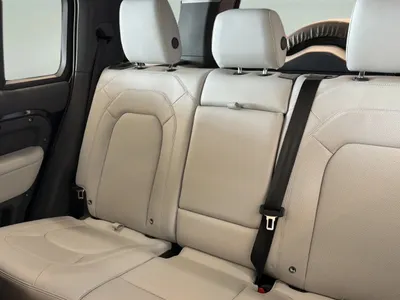 2025 Land Rover Defender X dynamic