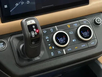 2025 Land Rover Defender 90