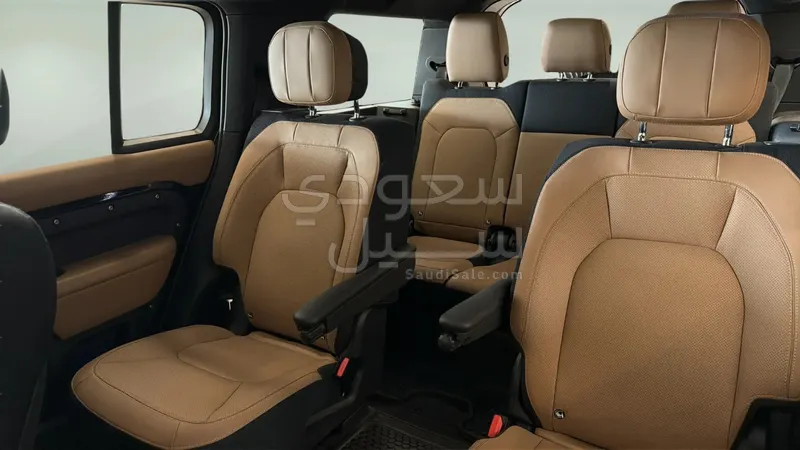 2025 Land Rover Defender X dynamic