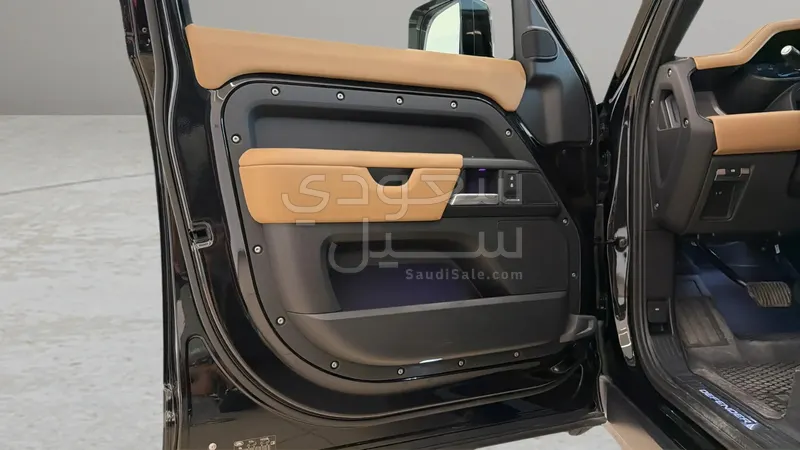 2025 Land Rover Defender X dynamic