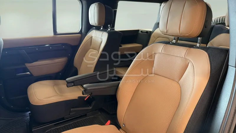 2025 Land Rover Defender X dynamic