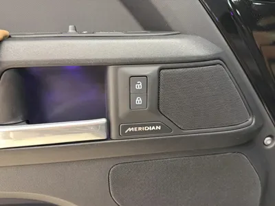 2025 Land Rover Defender X dynamic