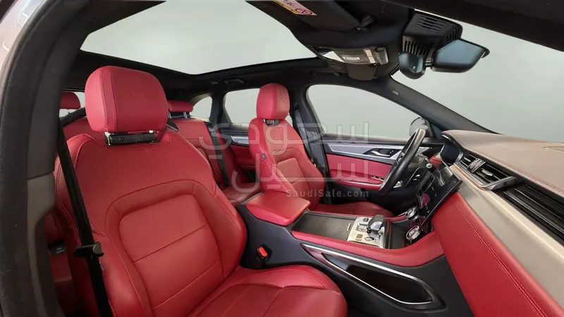 2024 Jaguar F-Pace R-DYNAMIC