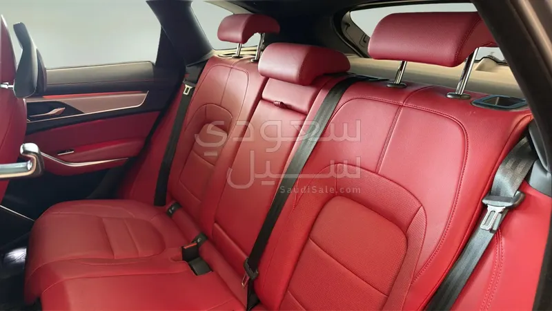 2024 Jaguar F-Pace R-DYNAMIC