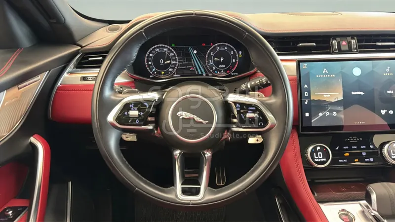 2024 Jaguar F-Pace R-DYNAMIC