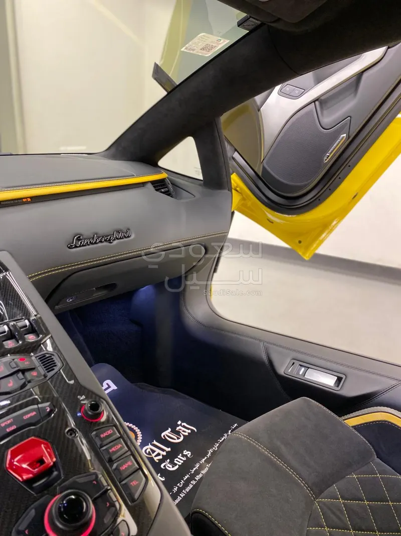 2018 لمبرجيني افنتادور اس