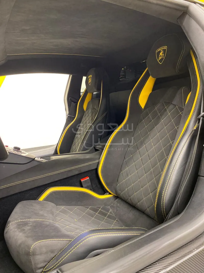 2018 لمبرجيني افنتادور اس