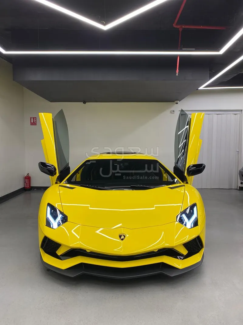 2018 لمبرجيني افنتادور اس