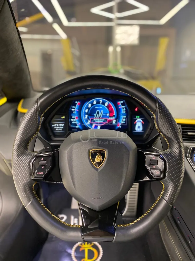 2018 لمبرجيني افنتادور اس