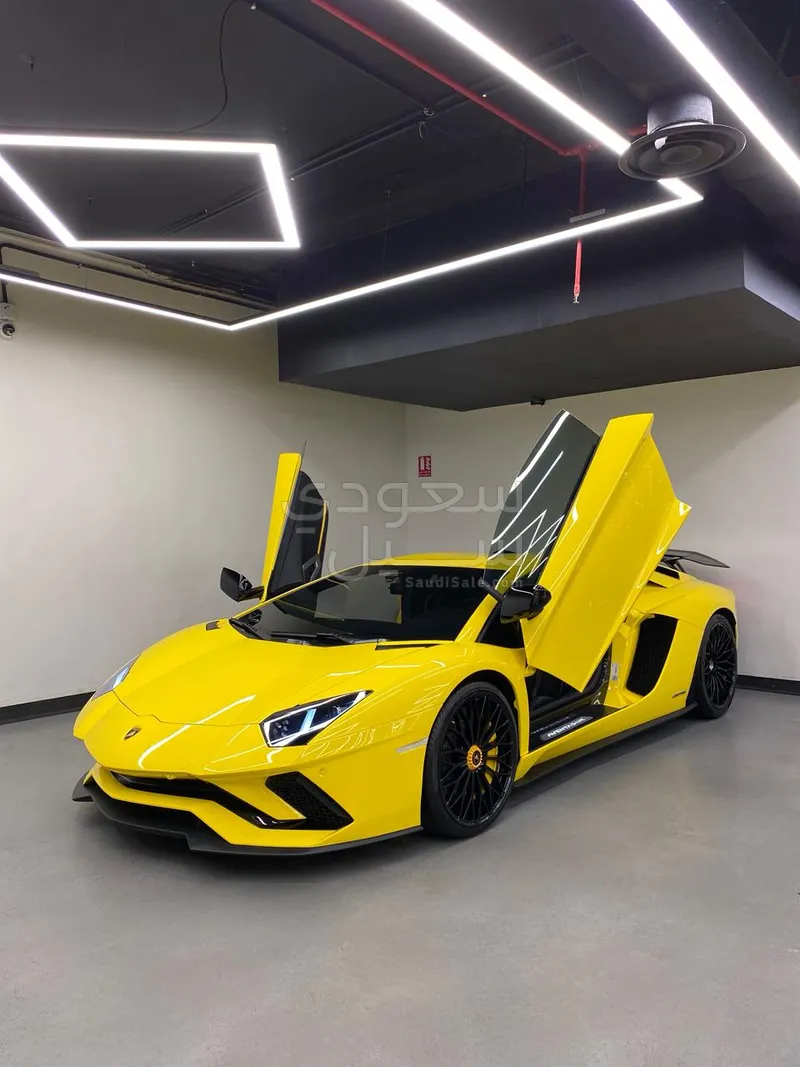 2018 لمبرجيني افنتادور اس