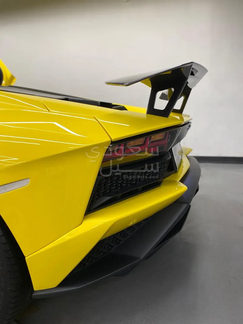 2018 لمبرجيني افنتادور اس