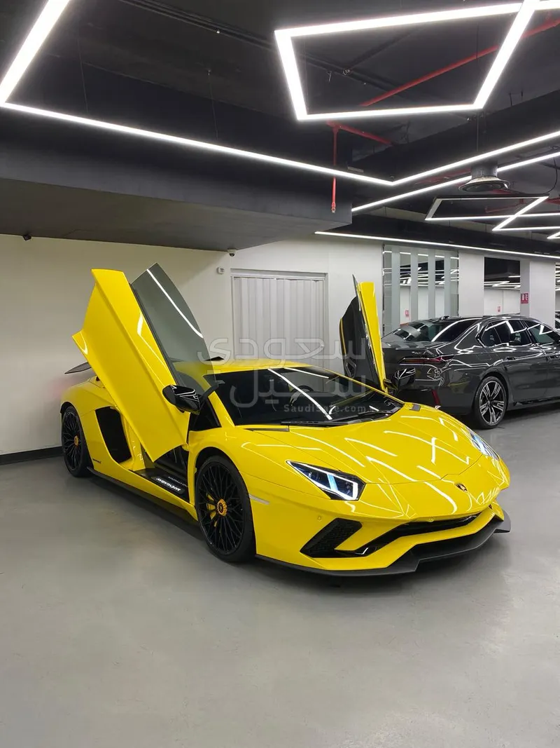 2018 لمبرجيني افنتادور اس