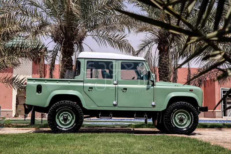 1990 لاند روفر ديفيندر 90