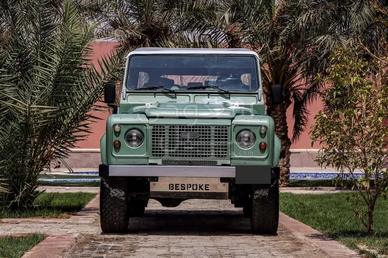 1990 لاند روفر ديفيندر 90